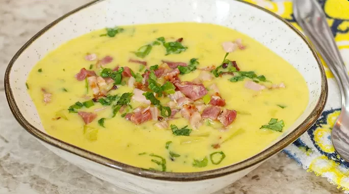 Caldo de Batata com Bacon Cremoso e Fácil