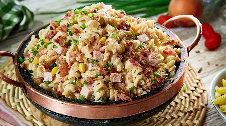 Lanches: Macarronese Mineira ao Molho de Bacon Fica uma Delícia 