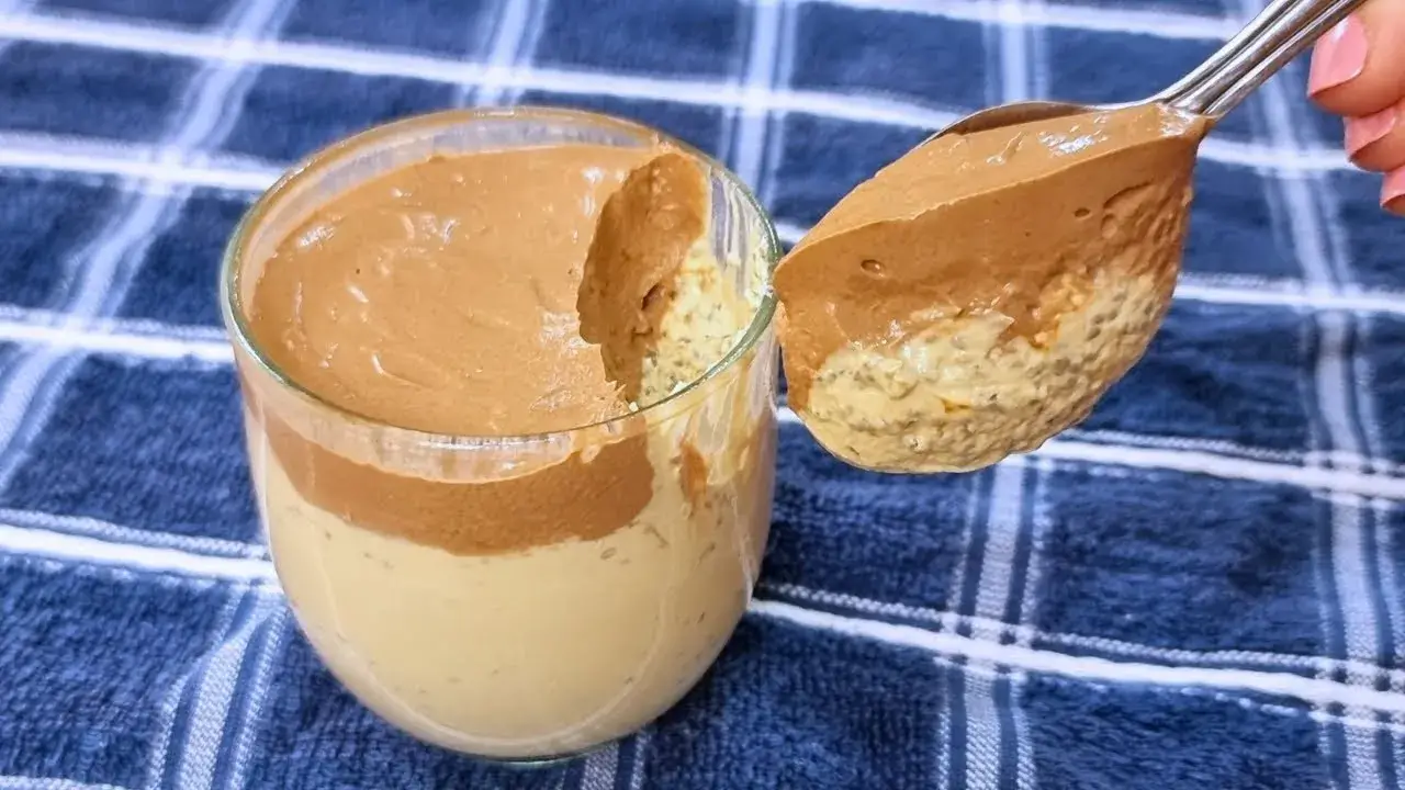 Esse pudim de café anti-inflamatório é uma opção prática e deliciosa para começar o dia...